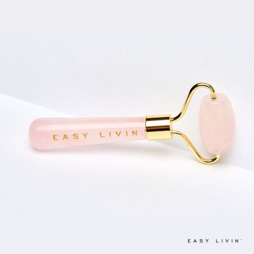 Jasnoróżowy mini roller Easy Livin do masażu twarzy z różowego kwarcu