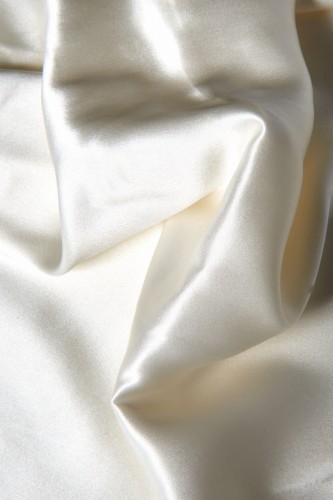 Jedwabna poszewka Easy Livin w kolorze białym